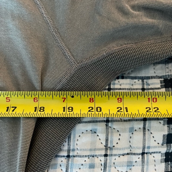 Patagonia Men’s Large Short sleeve capilene shirt Grey - Picture 5 of 5